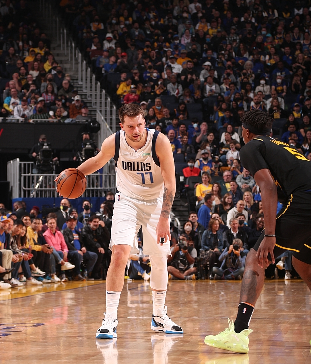 ManbetX官网-火箭vs尼克斯哈登61分全场回放