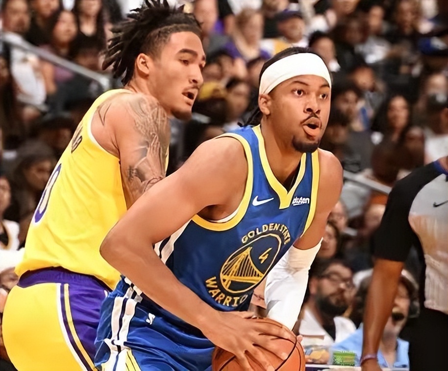 热刺客场球衣球鞋搭配